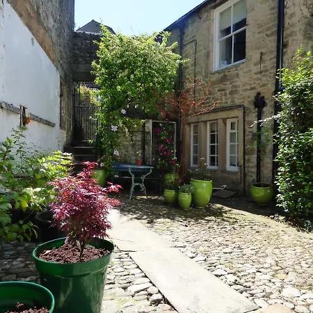 Garden Cottage, Castle Hill