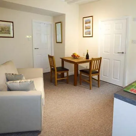 Garden Cottage, Castle Hill * Settle