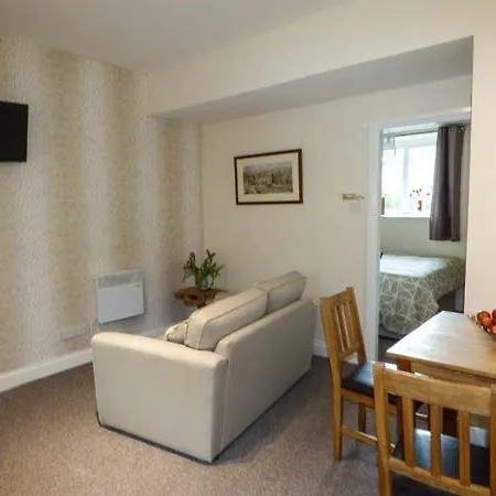 Garden Cottage, Castle Hill * Settle